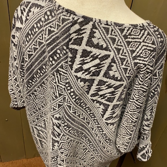 Stylish Sweater - Picture 7 of 7